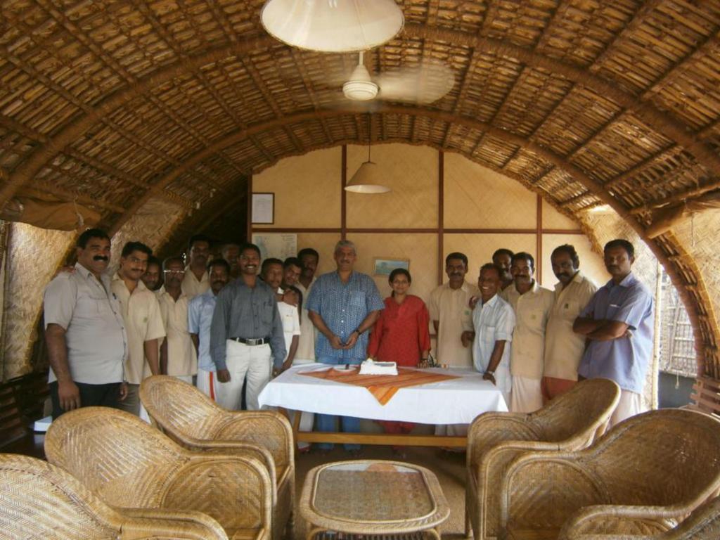 Marvel Cruise Hotel Alappuzha Room photo